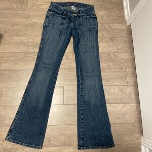 Gorgeous flared Parasuco jeans. Perfect for any Y2K look!!